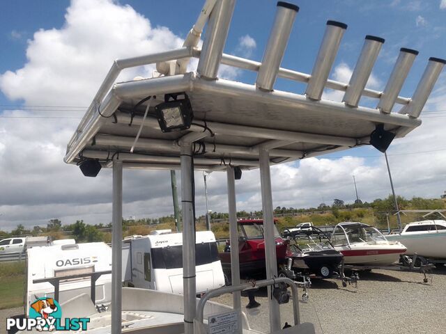 STACER SEAHORSE 529 CENTRE CONSOLE 115HP 4 STROKE SUZUKI OUTBOARD ON TRAILER