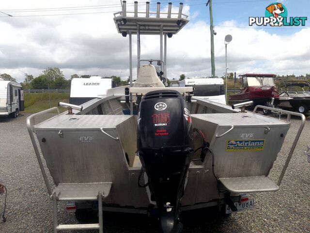 STACER SEAHORSE 529 CENTRE CONSOLE 115HP 4 STROKE SUZUKI OUTBOARD ON TRAILER