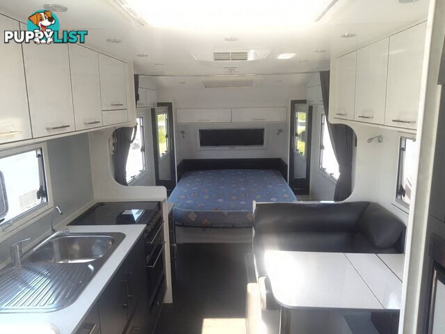NEW AGE OZ CLASSIC 21FT TOURING CARAVAN