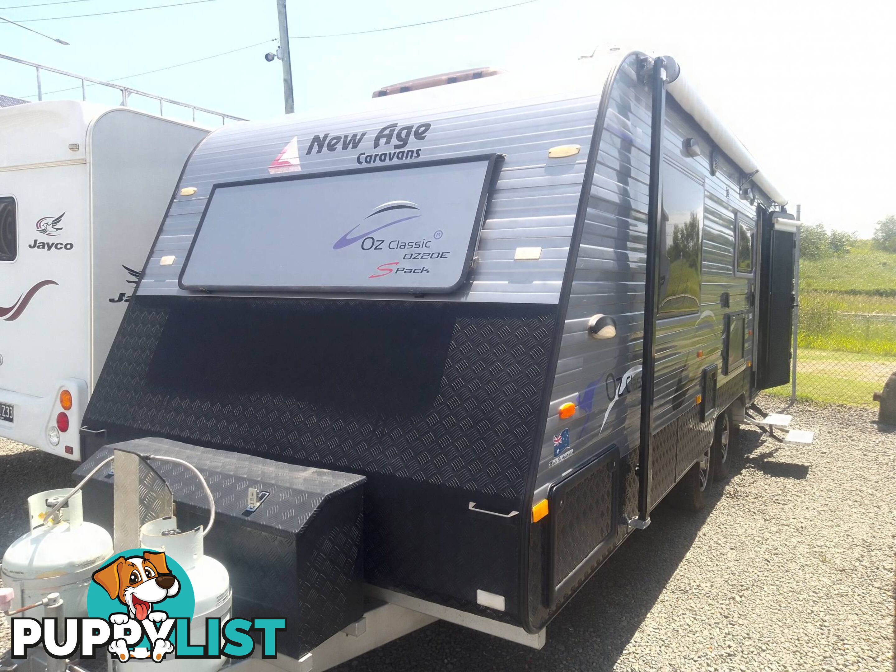 NEW AGE OZ CLASSIC 21FT TOURING CARAVAN