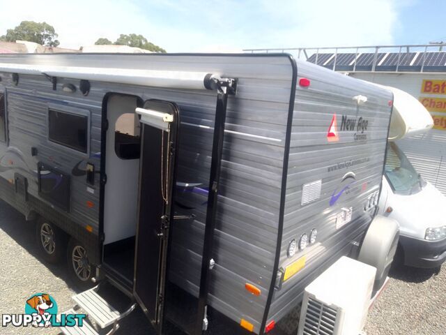 NEW AGE OZ CLASSIC 21FT TOURING CARAVAN