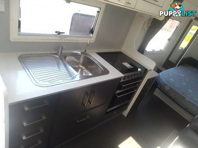 NEW AGE OZ CLASSIC 21FT TOURING CARAVAN