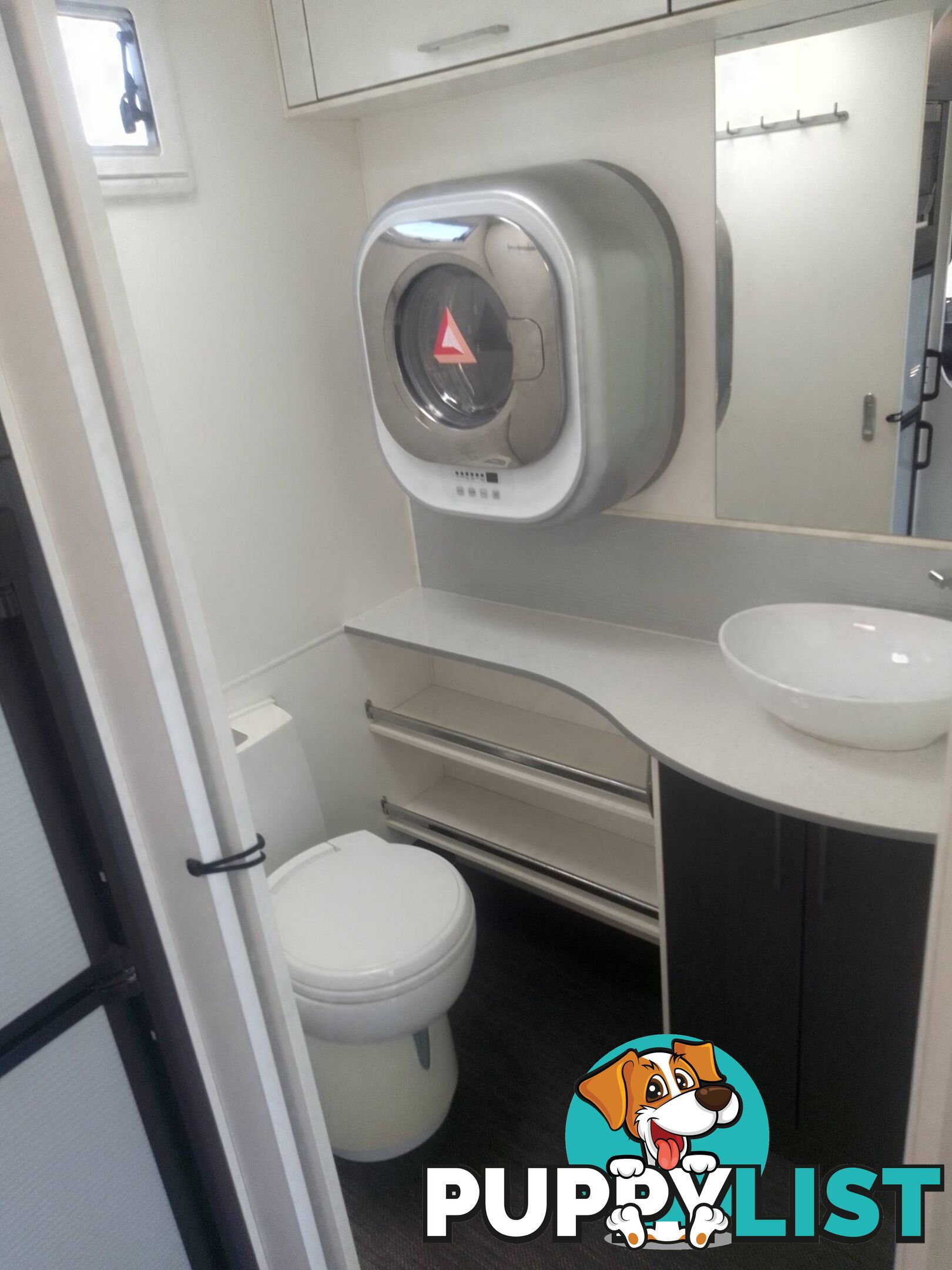 NEW AGE OZ CLASSIC 21FT TOURING CARAVAN