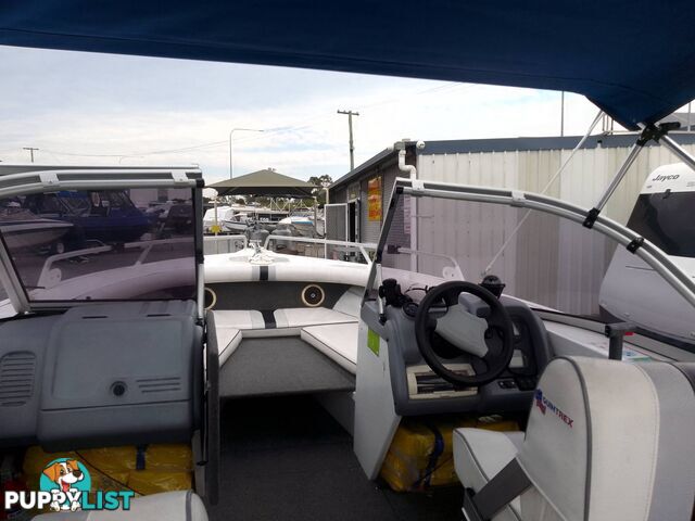 QUINTREX FREEDOM SPORT 550 BOWRIDER -YAMAHA 115HP 2 STROKE AND TRAILER