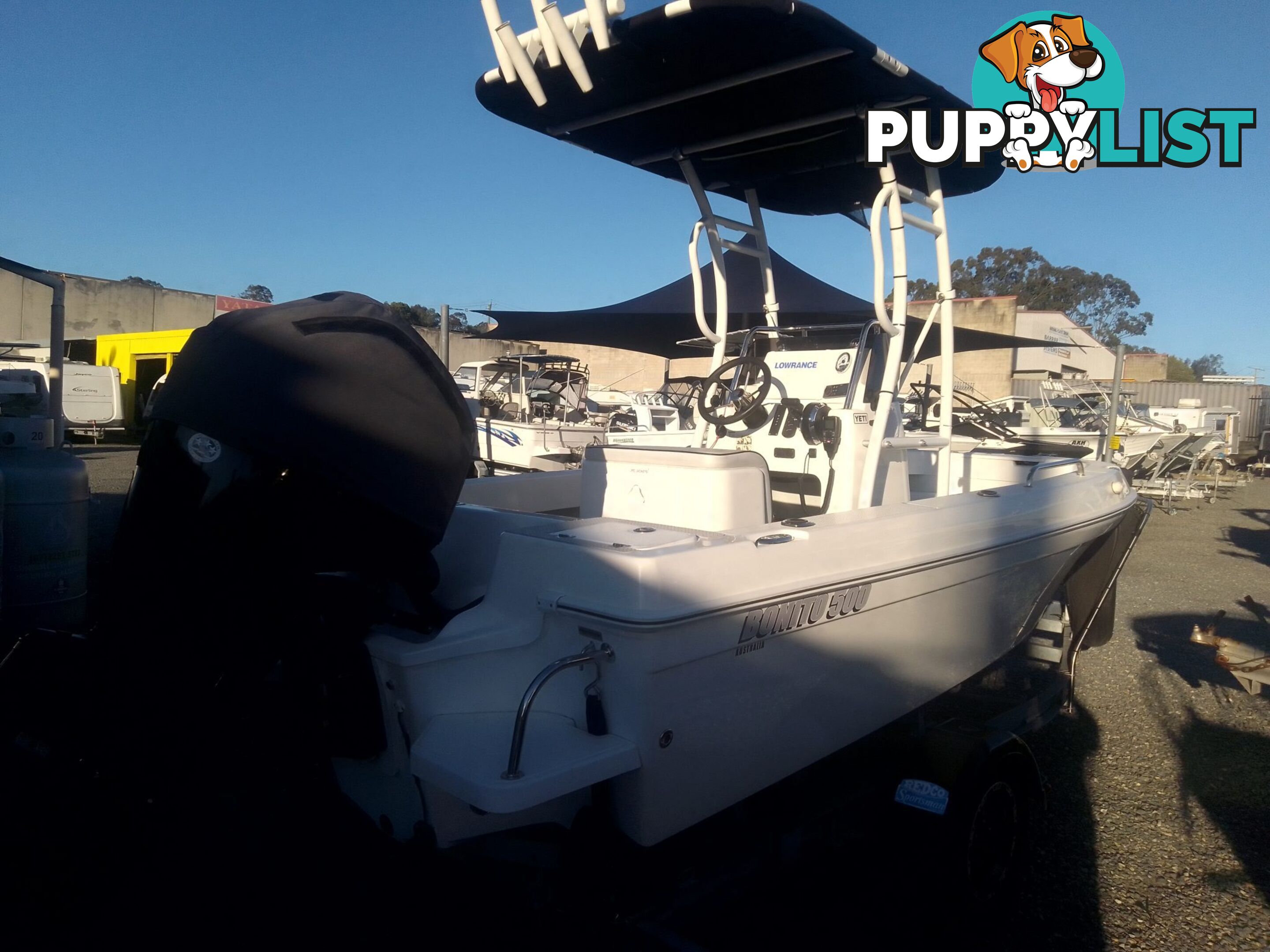 USED 2020 5M BONITO 500 CENTRE CONSOLE ON A 2020 MAYFAIR MARINE SINGLE AXLE TRAILER WITH A 2020 90HP MERCURY 4 STROKE OUTBOARD.
