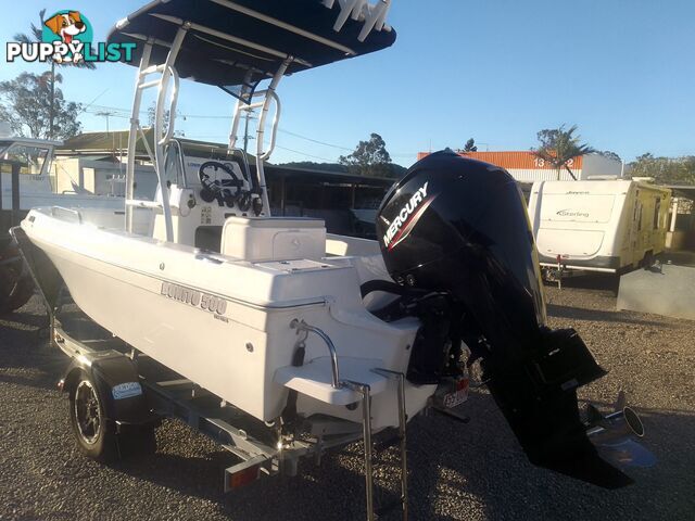 USED 2020 5M BONITO 500 CENTRE CONSOLE ON A 2020 MAYFAIR MARINE SINGLE AXLE TRAILER WITH A 2020 90HP MERCURY 4 STROKE OUTBOARD.