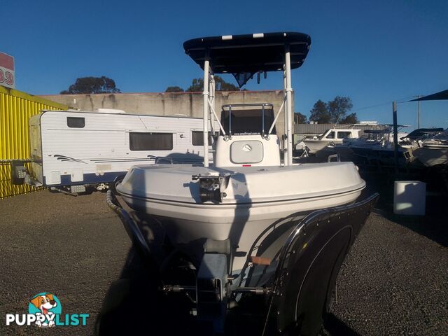 USED 2020 5M BONITO 500 CENTRE CONSOLE ON A 2020 MAYFAIR MARINE SINGLE AXLE TRAILER WITH A 2020 90HP MERCURY 4 STROKE OUTBOARD.