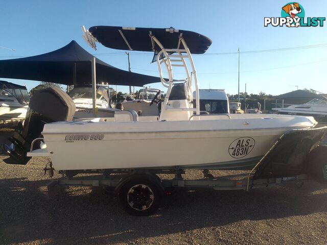 USED 2020 5M BONITO 500 CENTRE CONSOLE ON A 2020 MAYFAIR MARINE SINGLE AXLE TRAILER WITH A 2020 90HP MERCURY 4 STROKE OUTBOARD.