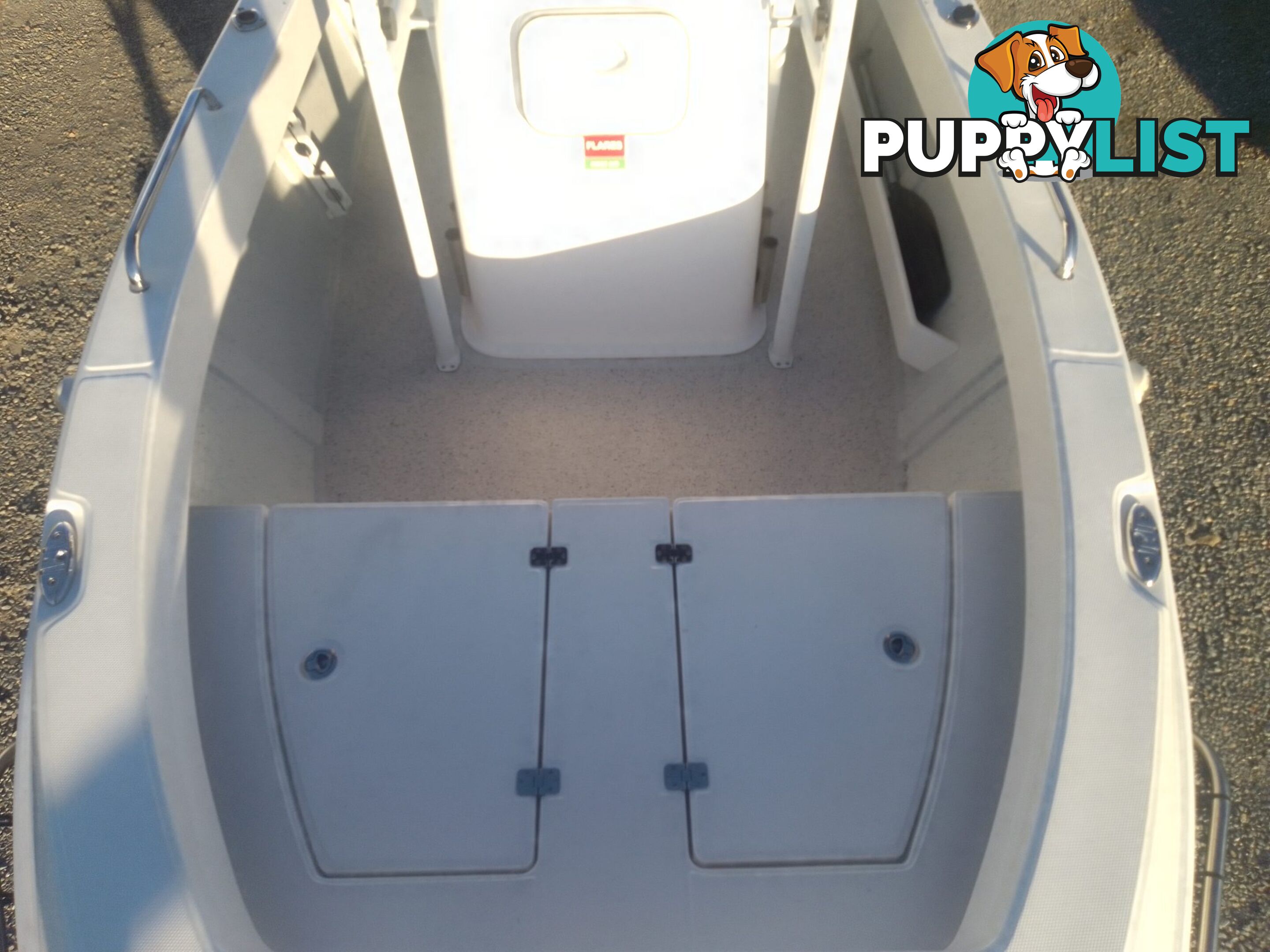 USED 2020 5M BONITO 500 CENTRE CONSOLE ON A 2020 MAYFAIR MARINE SINGLE AXLE TRAILER WITH A 2020 90HP MERCURY 4 STROKE OUTBOARD.