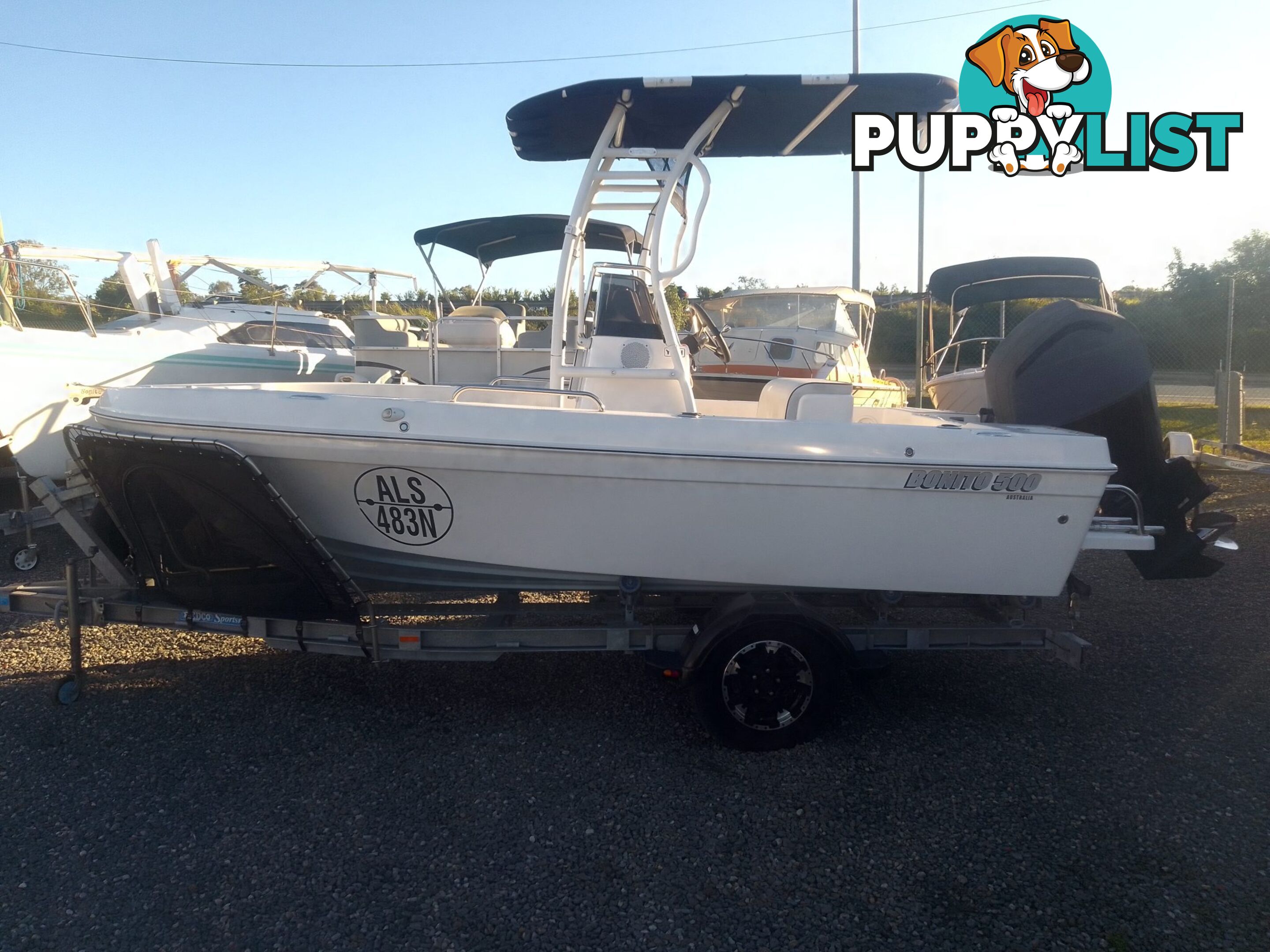USED 2020 5M BONITO 500 CENTRE CONSOLE ON A 2020 MAYFAIR MARINE SINGLE AXLE TRAILER WITH A 2020 90HP MERCURY 4 STROKE OUTBOARD.