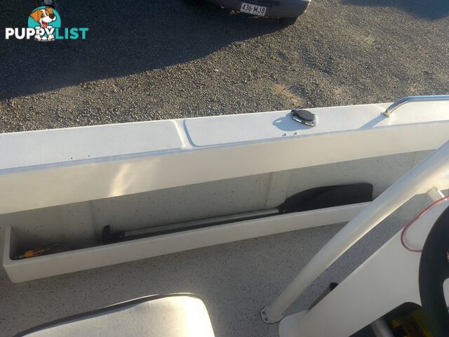 USED 2020 5M BONITO 500 CENTRE CONSOLE ON A 2020 MAYFAIR MARINE SINGLE AXLE TRAILER WITH A 2020 90HP MERCURY 4 STROKE OUTBOARD.