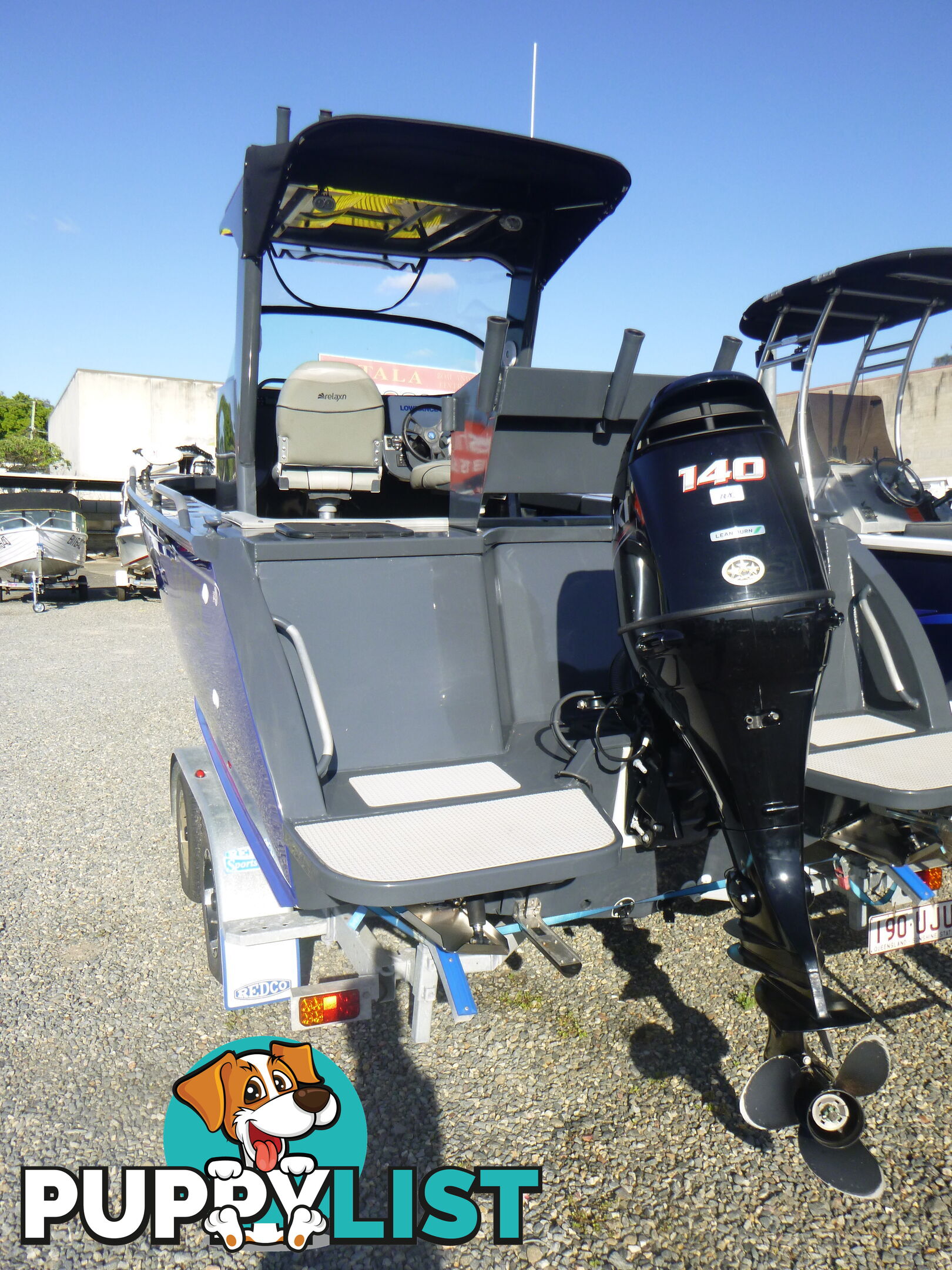 TABS 5600 SOUTHERN RAIDER PLATE BOAT -140HP SUZUKI 4 STROKE AND TRAILER