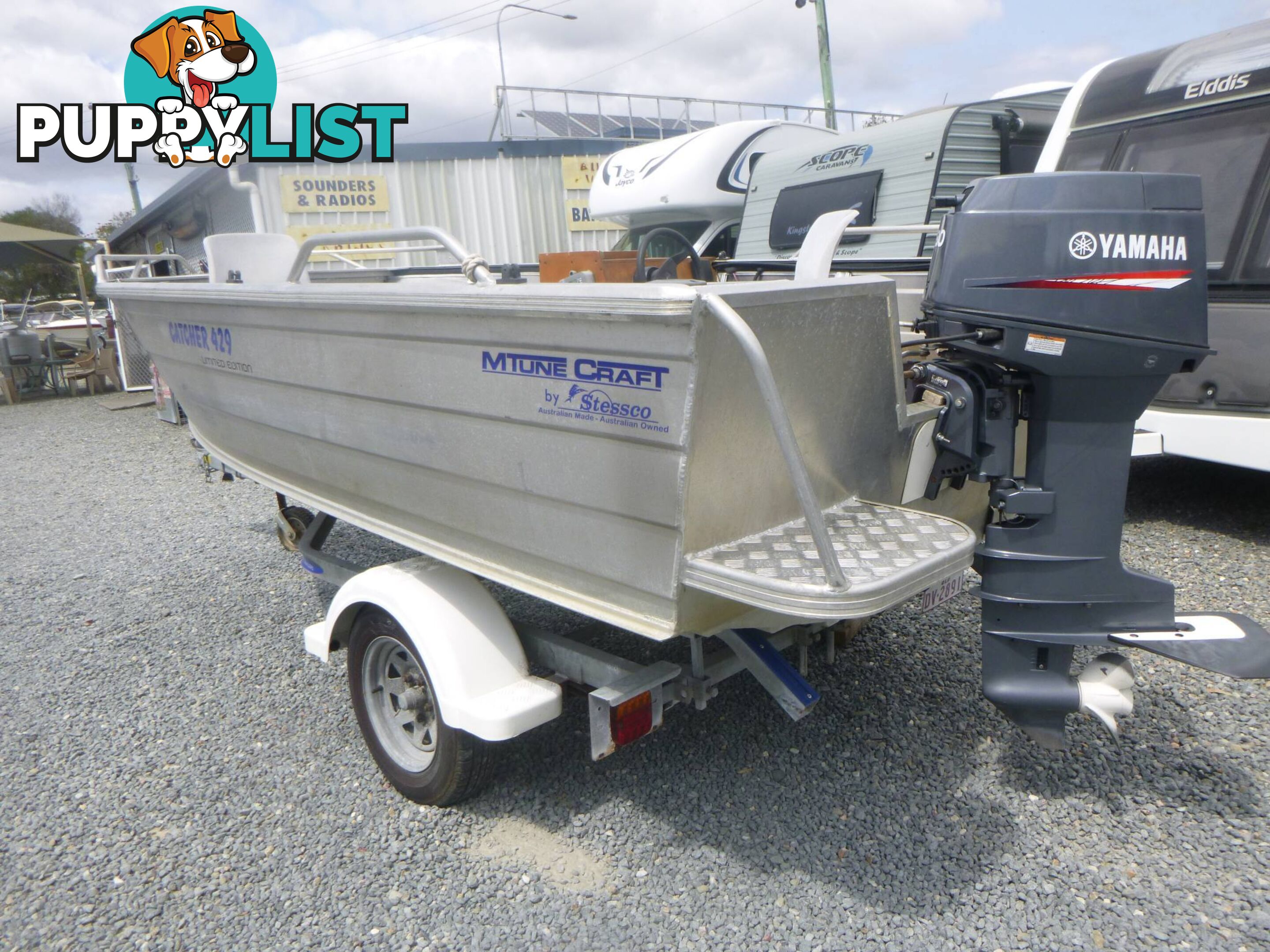 STESSCO CATCHER 429 SIDE CONSOLE RUNABOUT-30HP YAMAHA AND TRAILER 2014