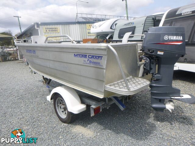 STESSCO CATCHER 429 SIDE CONSOLE RUNABOUT-30HP YAMAHA AND TRAILER 2014