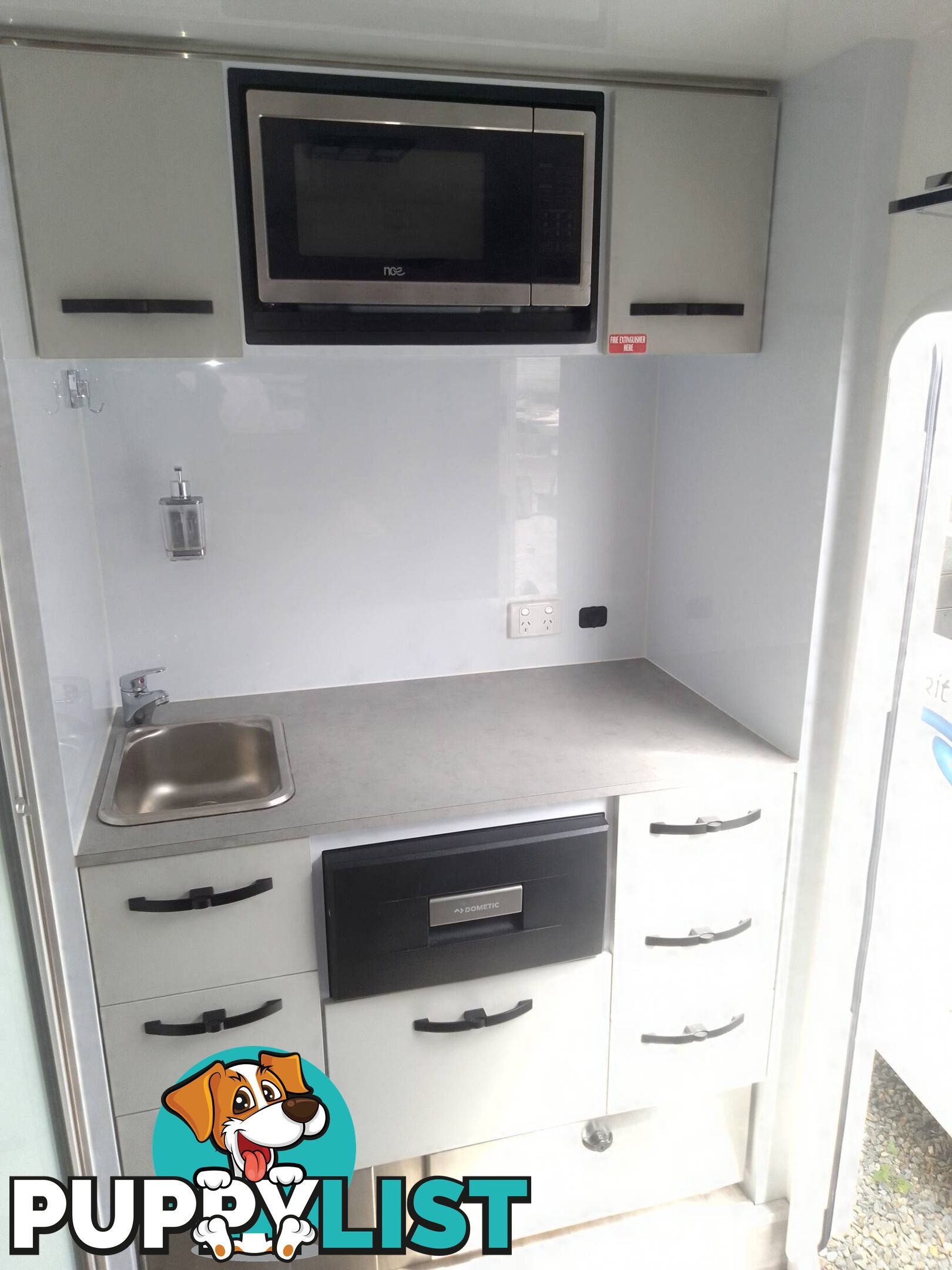 MOUNTAIN TRAIL LXV4.7 HYBRID OFFROAD 15FT CARAVAN