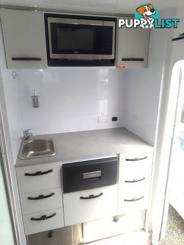 MOUNTAIN TRAIL LXV4.7 HYBRID OFFROAD 15FT CARAVAN