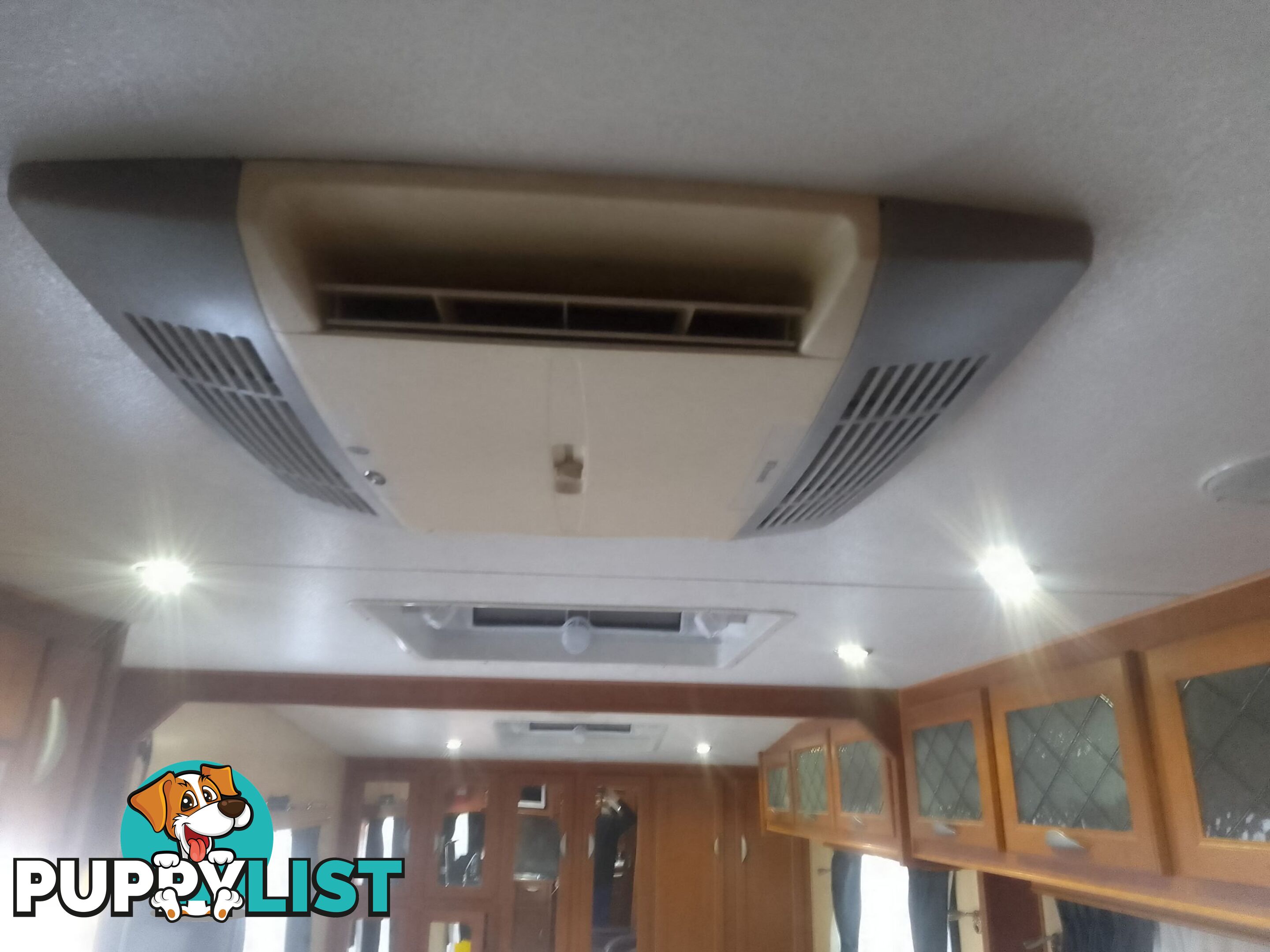 USED 2012 CRUSADER MANHATTAN 24'DUAL AXLE TOURING CARAVAN