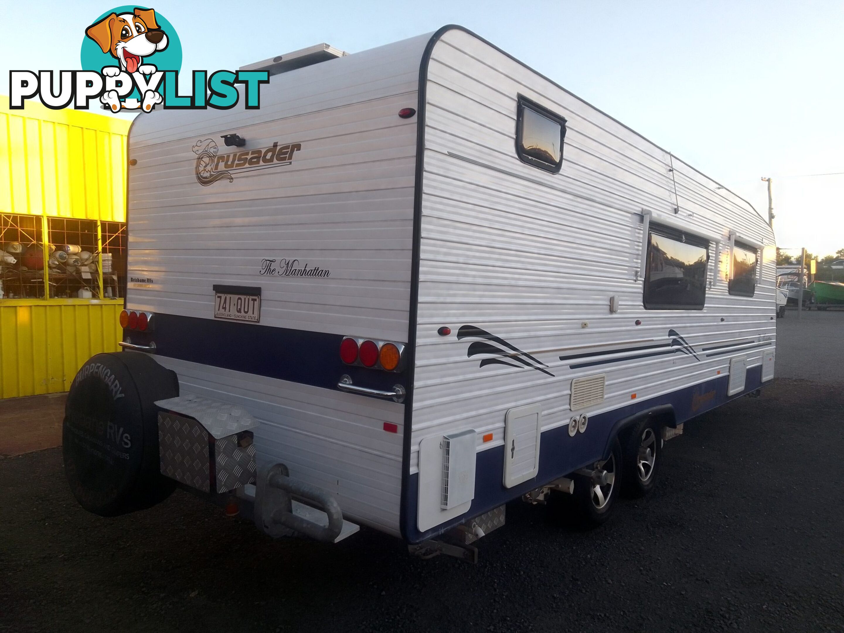 USED 2012 CRUSADER MANHATTAN 24'DUAL AXLE TOURING CARAVAN