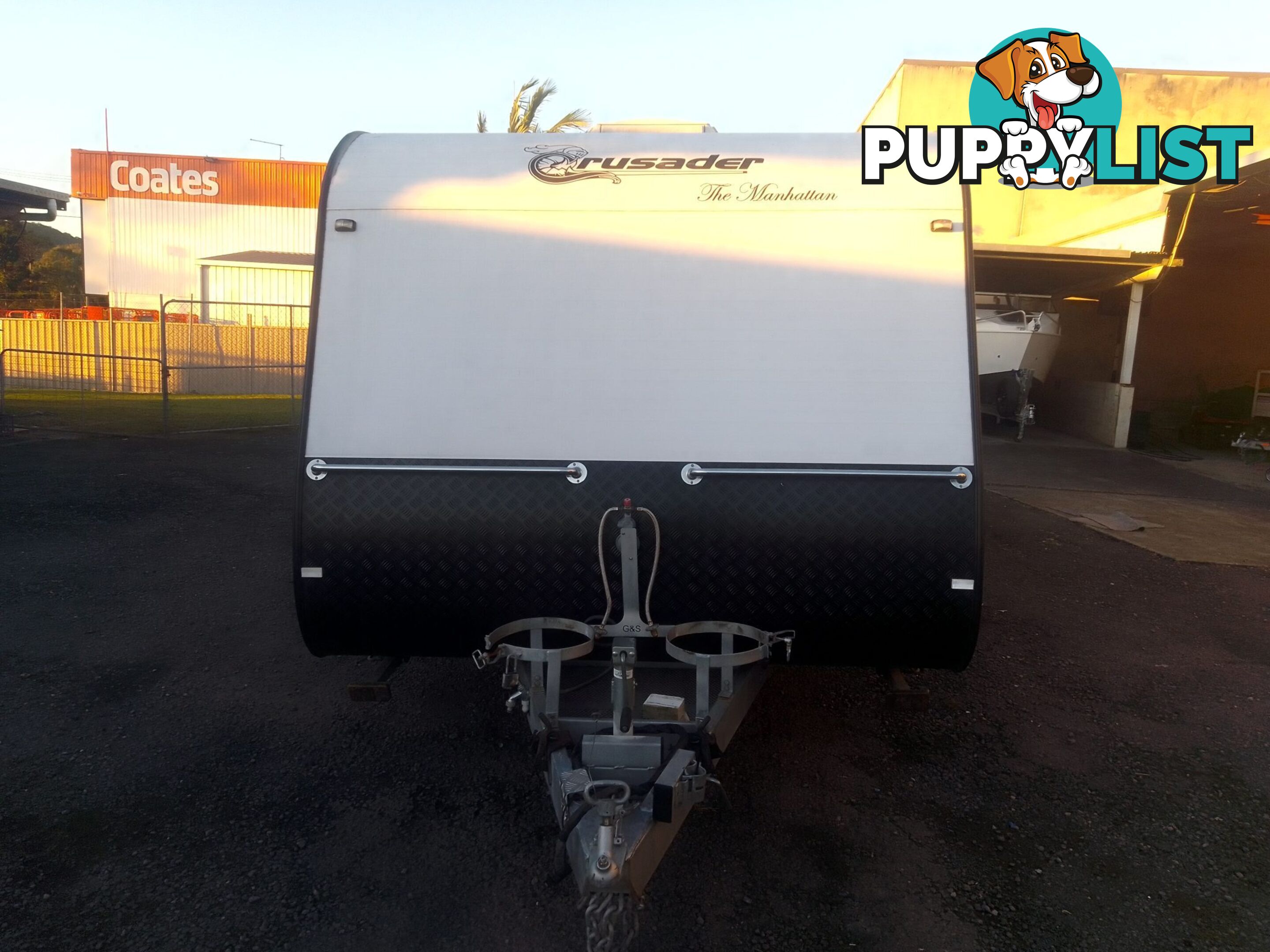 USED 2012 CRUSADER MANHATTAN 24'DUAL AXLE TOURING CARAVAN