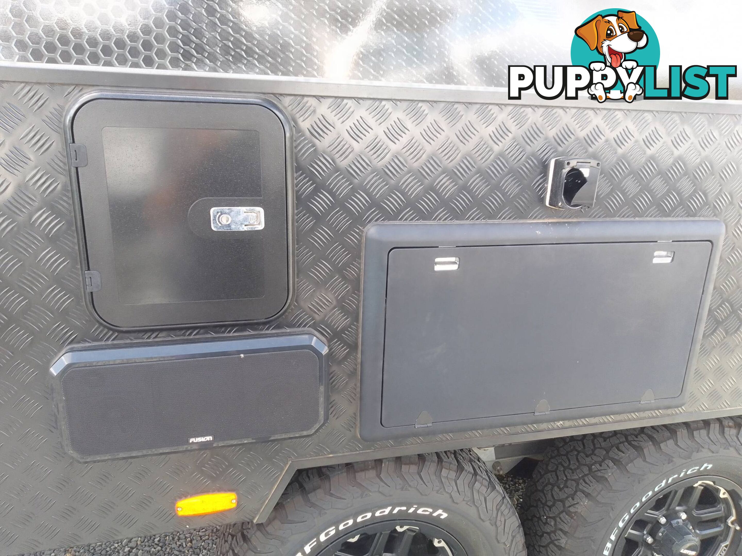 USED 2022 LOTUS FREELANDER 216 OFFROAD CARAVAN WITH WISHBONE, COIL & SHOCK ABSORBER SUSPENSION.