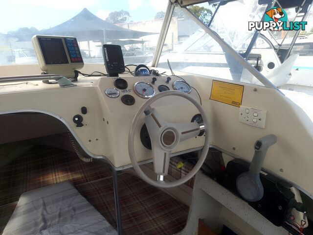 USED CRUISECRAFT REGAL 166 HALF CABIN 16.6FT WITH 140HP 4 STROKE SUZUKI OUTBOARD AND AUX 4HP MERCURY 4 STROKE OUTBOARD ON TINKA TRAILER