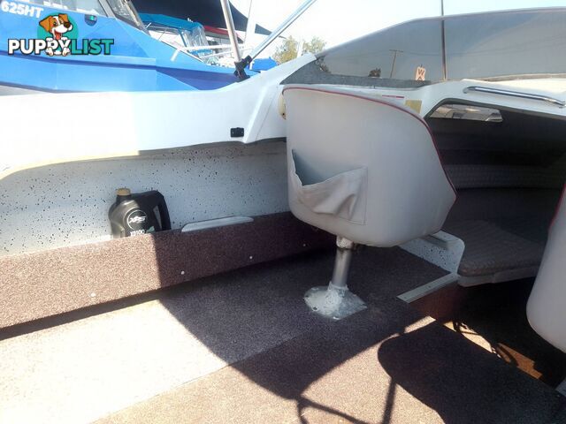 HAINES SIGNATURE 550LE HALF CABIN 115HP EVINRUDE 2 STROKE AND TRAILER