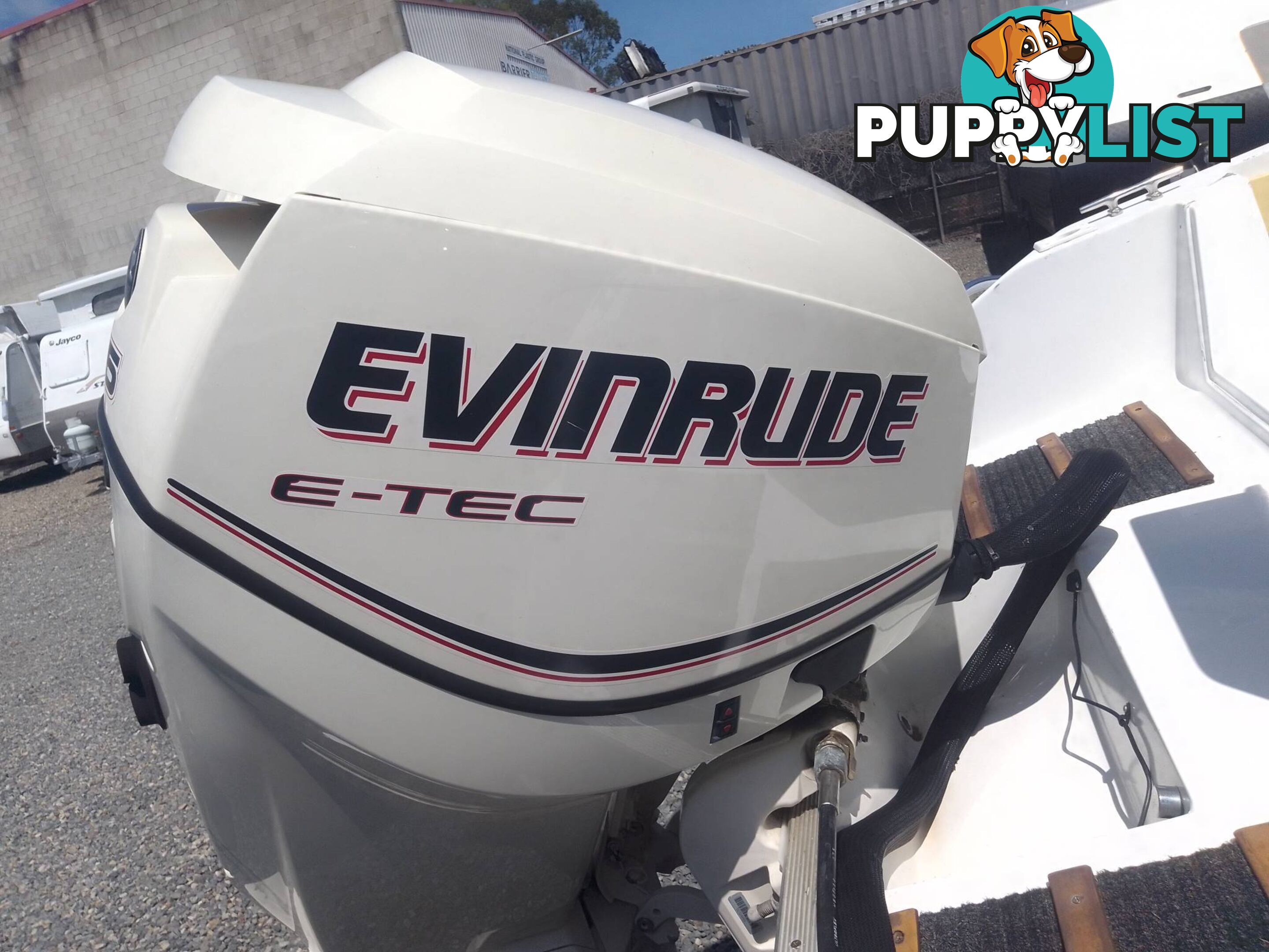 HAINES SIGNATURE 550LE HALF CABIN 115HP EVINRUDE 2 STROKE AND TRAILER