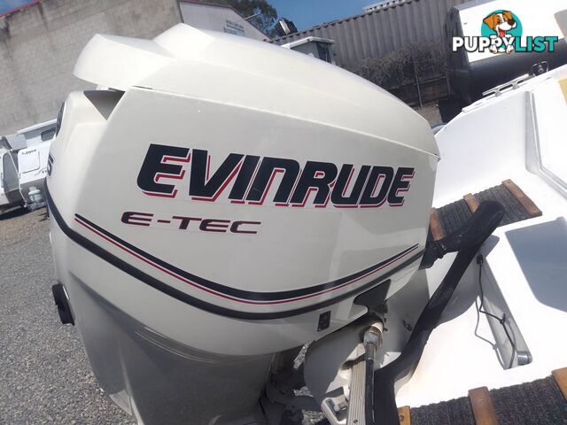 HAINES SIGNATURE 550LE HALF CABIN 115HP EVINRUDE 2 STROKE AND TRAILER