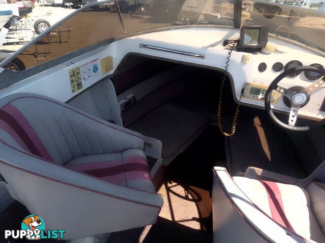 HAINES SIGNATURE 550LE HALF CABIN 115HP EVINRUDE 2 STROKE AND TRAILER