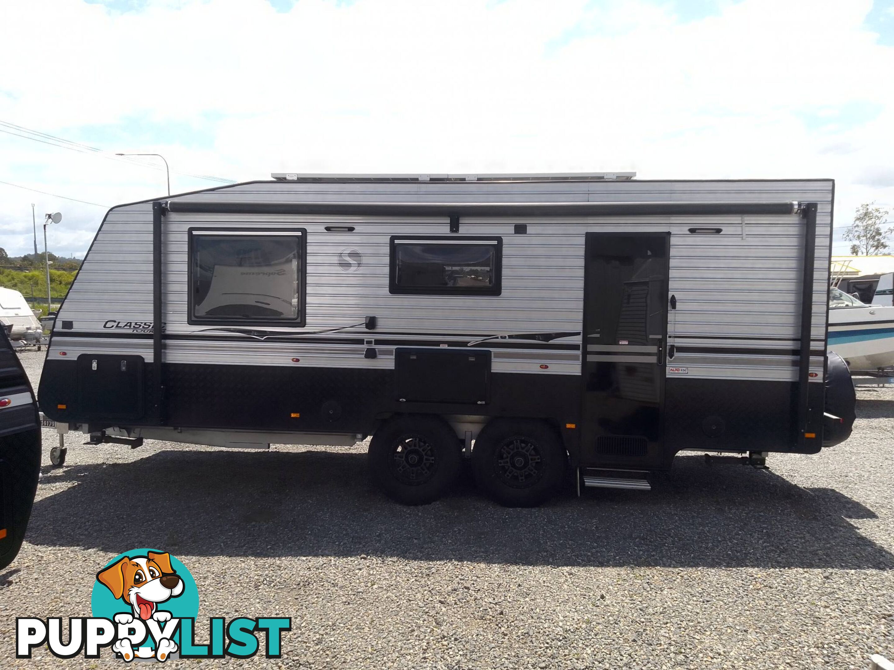 SUPREME CLASSIC TOURER 22FT OFF-ROAD CARAVAN