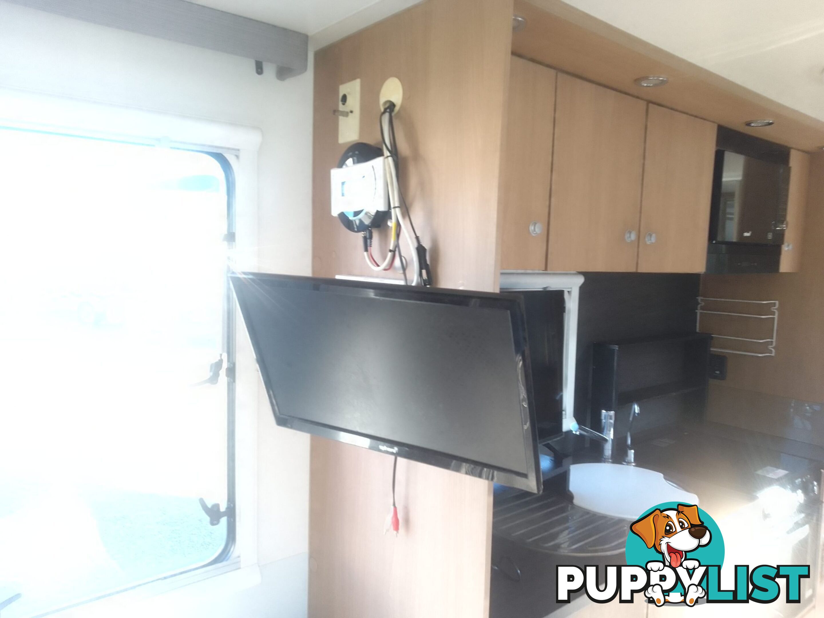 USED 2014 JAYCO STARCRAFT 19'6"DUAL AXLE TOURING CARAVAN