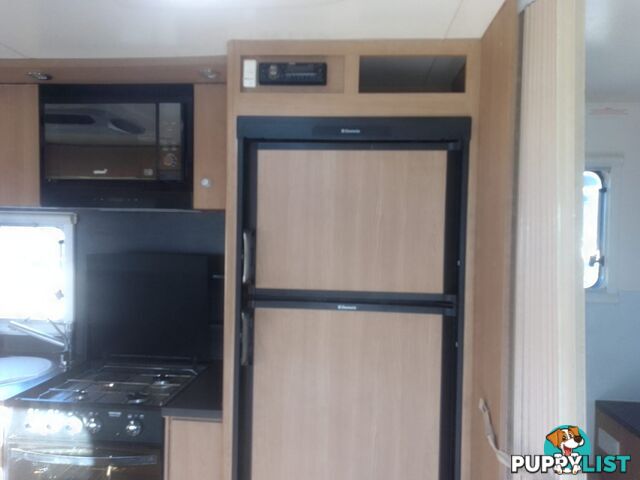 USED 2014 JAYCO STARCRAFT 19'6"DUAL AXLE TOURING CARAVAN