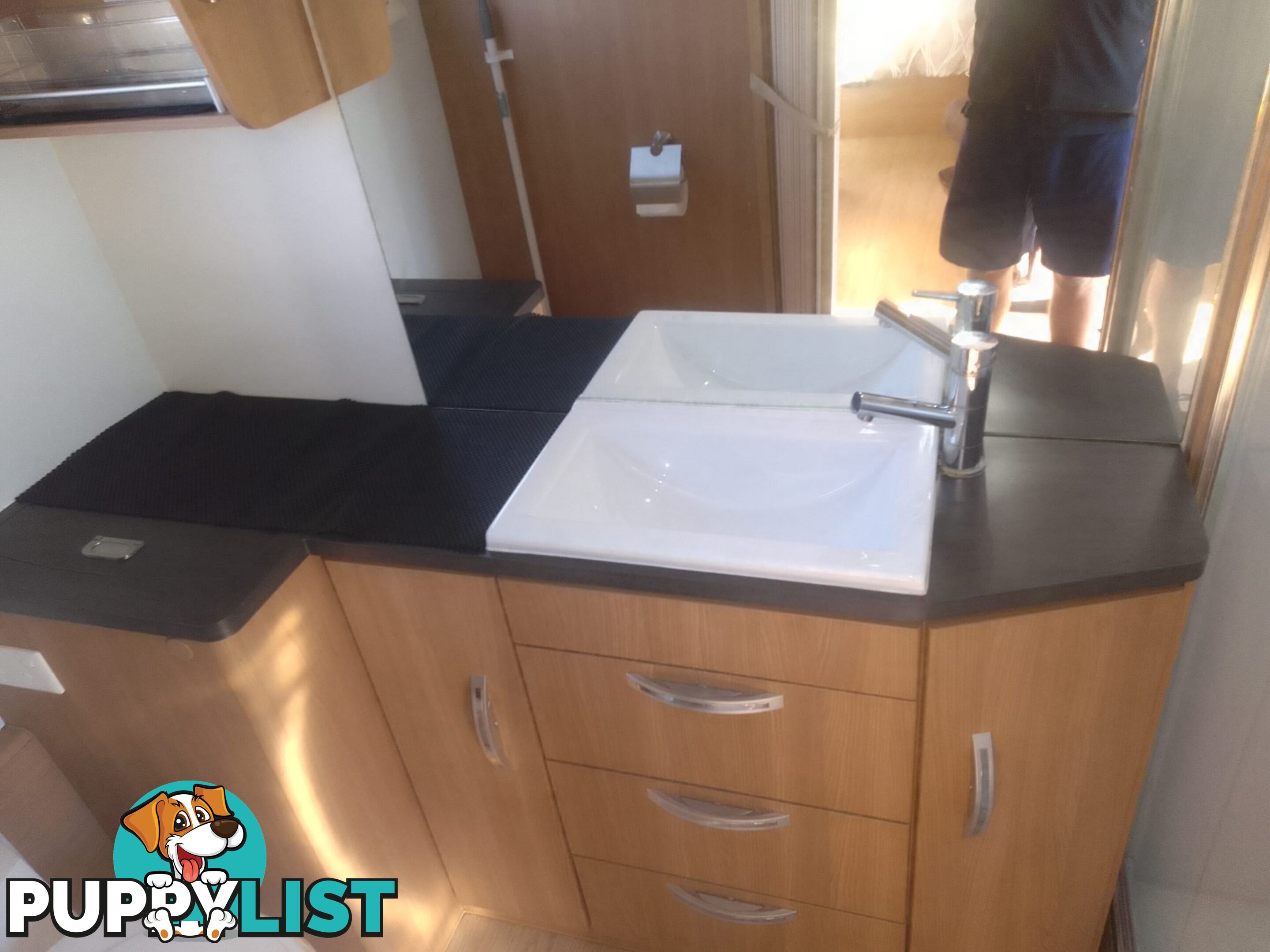 USED 2014 JAYCO STARCRAFT 19'6"DUAL AXLE TOURING CARAVAN