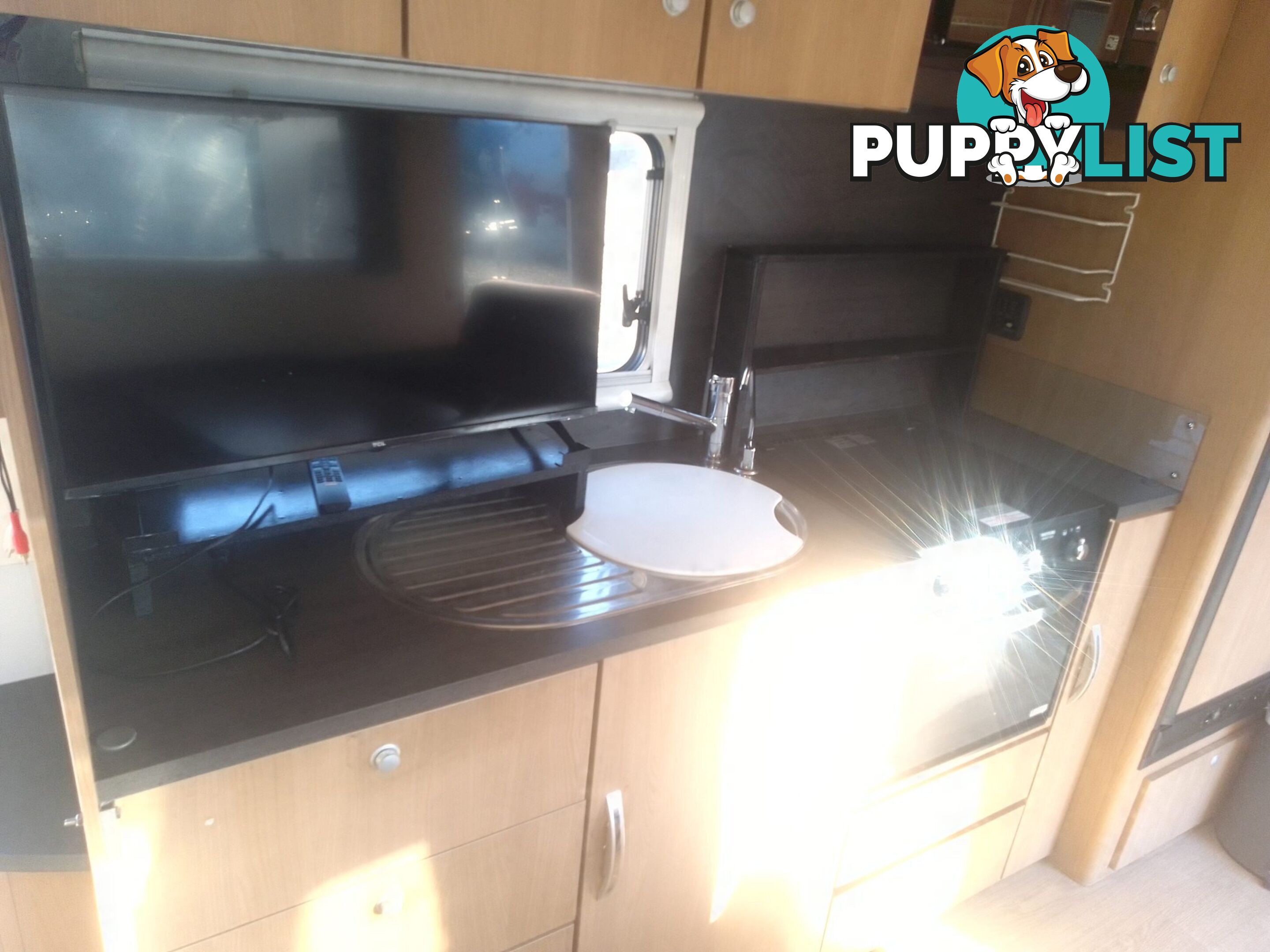 USED 2014 JAYCO STARCRAFT 19'6"DUAL AXLE TOURING CARAVAN