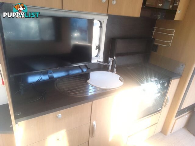 USED 2014 JAYCO STARCRAFT 19'6"DUAL AXLE TOURING CARAVAN