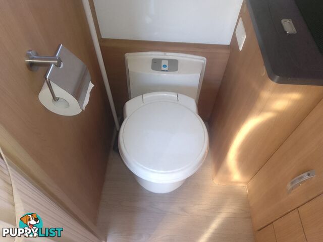USED 2014 JAYCO STARCRAFT 19'6"DUAL AXLE TOURING CARAVAN