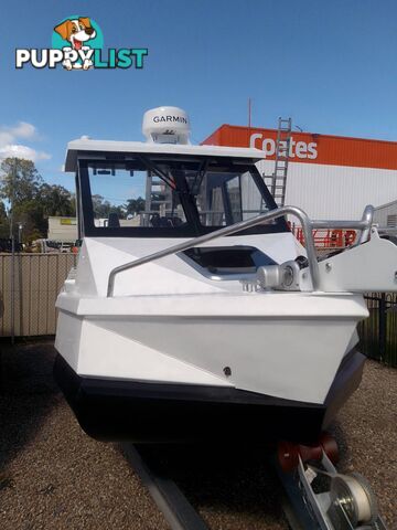 2024 ACRAFT MARINE ABSOLUTE HT 725 HALF CABIN WITH 200HP SUZUKI 4 STROKE OUTBOARD AND TRAILER