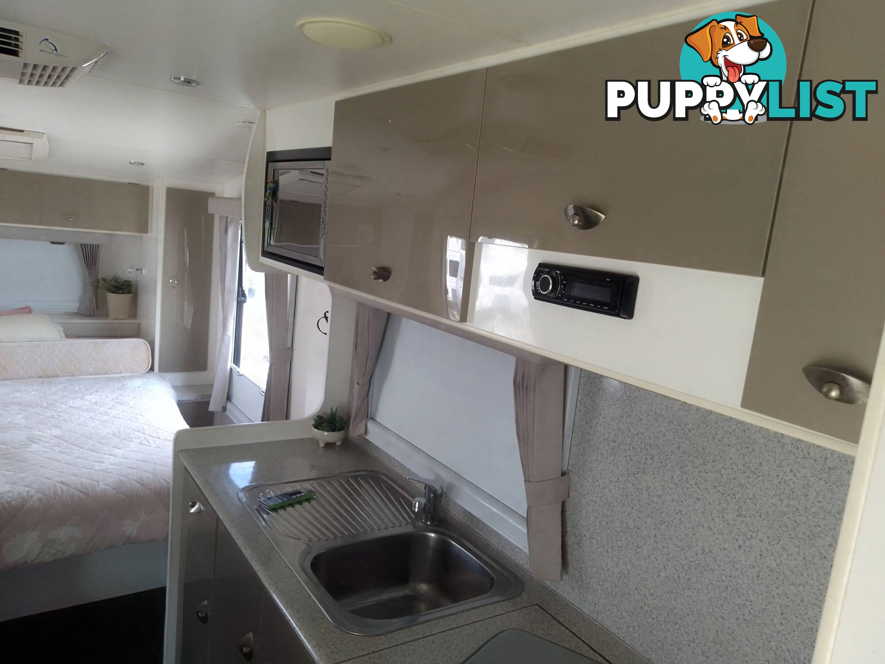 2014 MAJESTIC SIERRA 21FT LUXURY TOURING CARAVAN