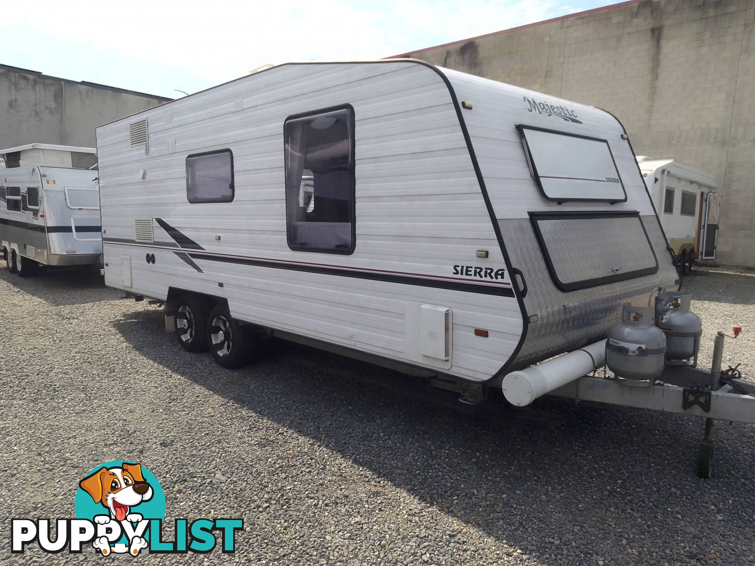 2014 MAJESTIC SIERRA 21FT LUXURY TOURING CARAVAN