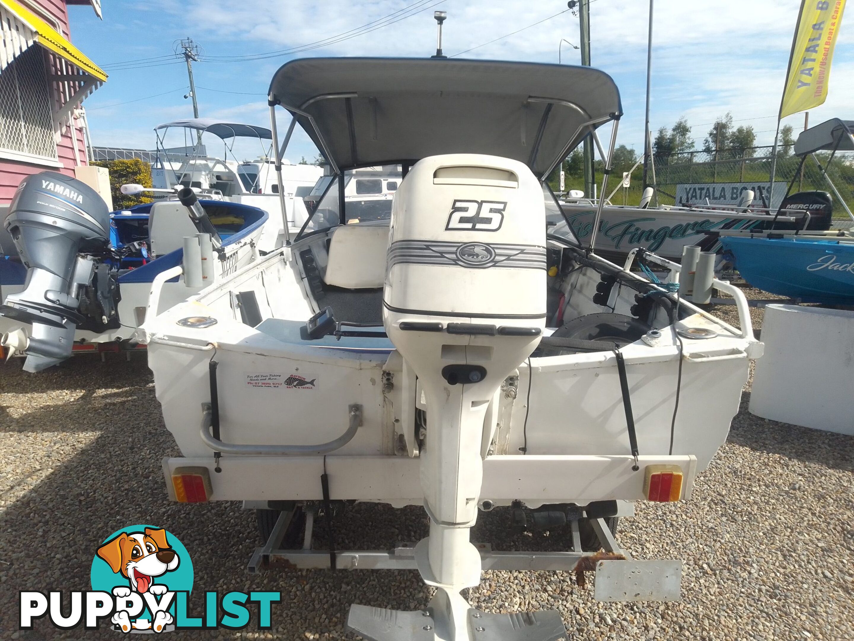 USED 1987 BERMUDA 4.0M RUNABOAT WITH A 2000 MODEL 25HP JOHNSON OUTBOARD ON A SINGLE AXLE CADDIE TRAILER