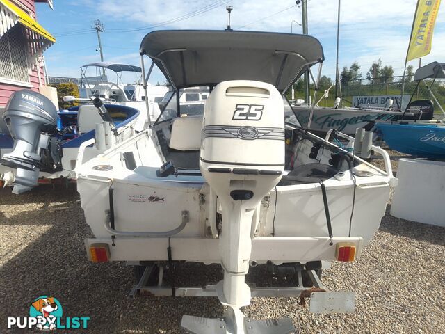 USED 1987 BERMUDA 4.0M RUNABOAT WITH A 2000 MODEL 25HP JOHNSON OUTBOARD ON A SINGLE AXLE CADDIE TRAILER