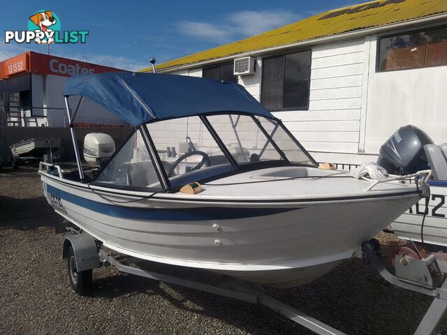 USED 1987 BERMUDA 4.0M RUNABOAT WITH A 2000 MODEL 25HP JOHNSON OUTBOARD ON A SINGLE AXLE CADDIE TRAILER