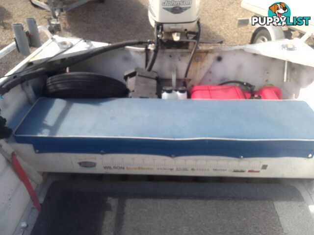 USED 1987 BERMUDA 4.0M RUNABOAT WITH A 2000 MODEL 25HP JOHNSON OUTBOARD ON A SINGLE AXLE CADDIE TRAILER