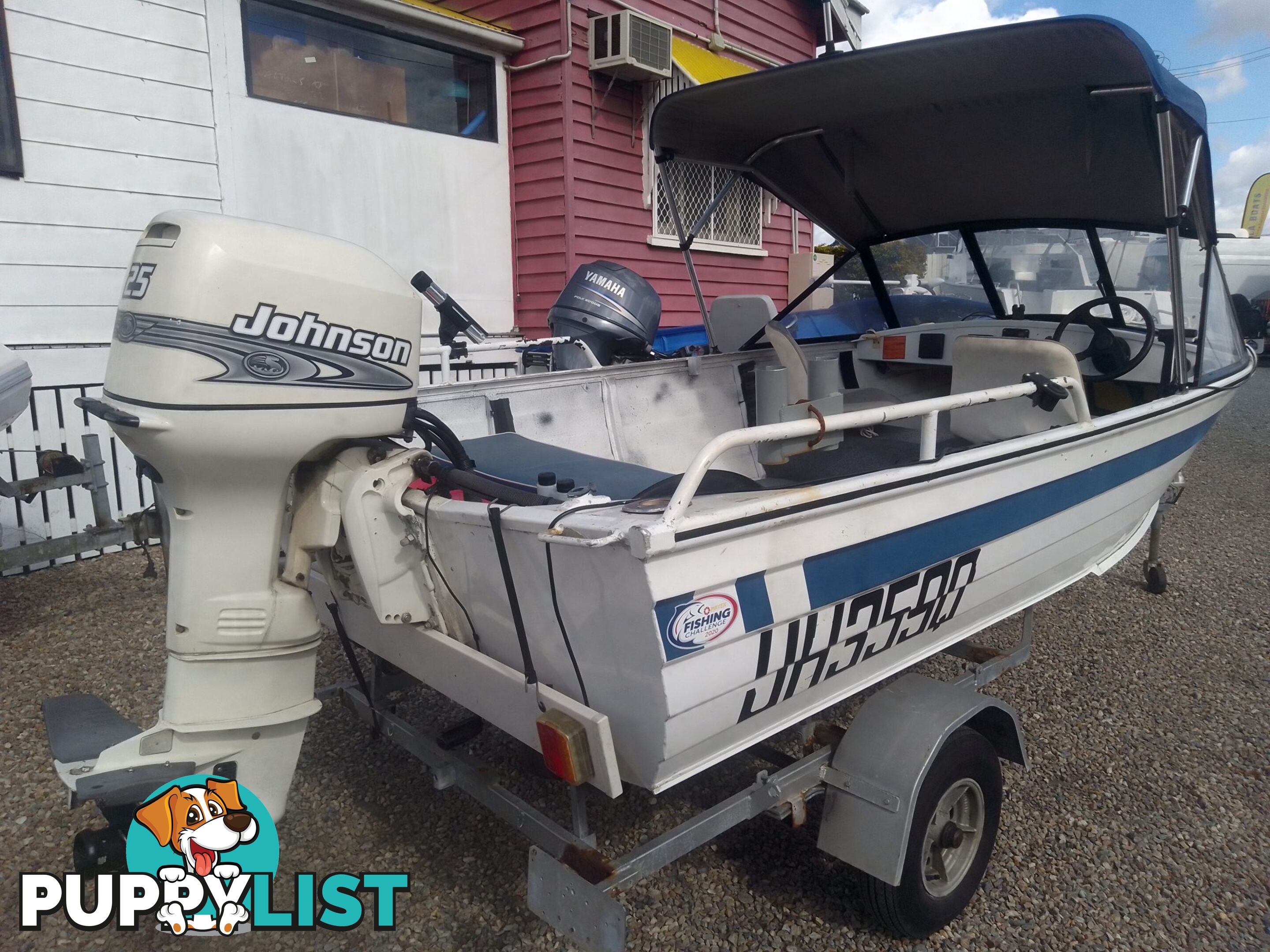 USED 1987 BERMUDA 4.0M RUNABOAT WITH A 2000 MODEL 25HP JOHNSON OUTBOARD ON A SINGLE AXLE CADDIE TRAILER