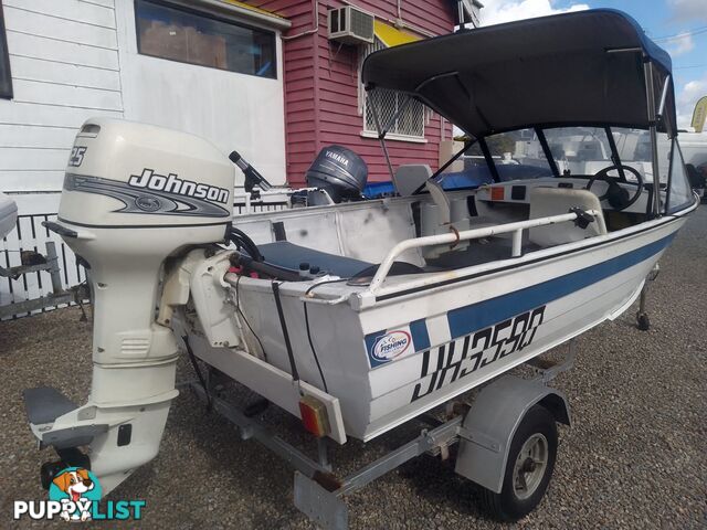 USED 1987 BERMUDA 4.0M RUNABOAT WITH A 2000 MODEL 25HP JOHNSON OUTBOARD ON A SINGLE AXLE CADDIE TRAILER
