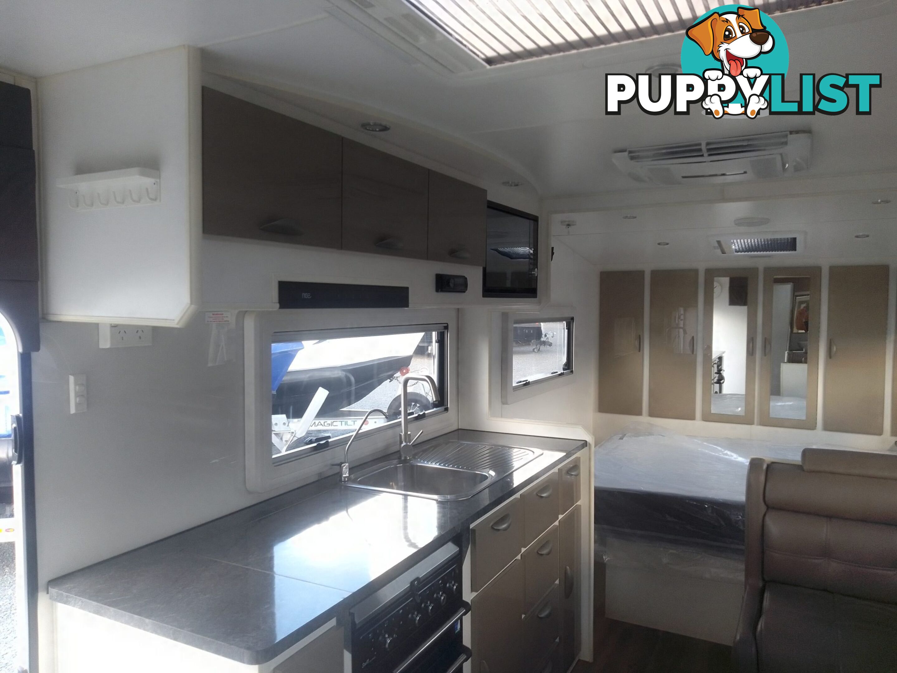 USED 2019 JB DREAMLINE DUAL AXLE 22FT TOURING CARAVAN