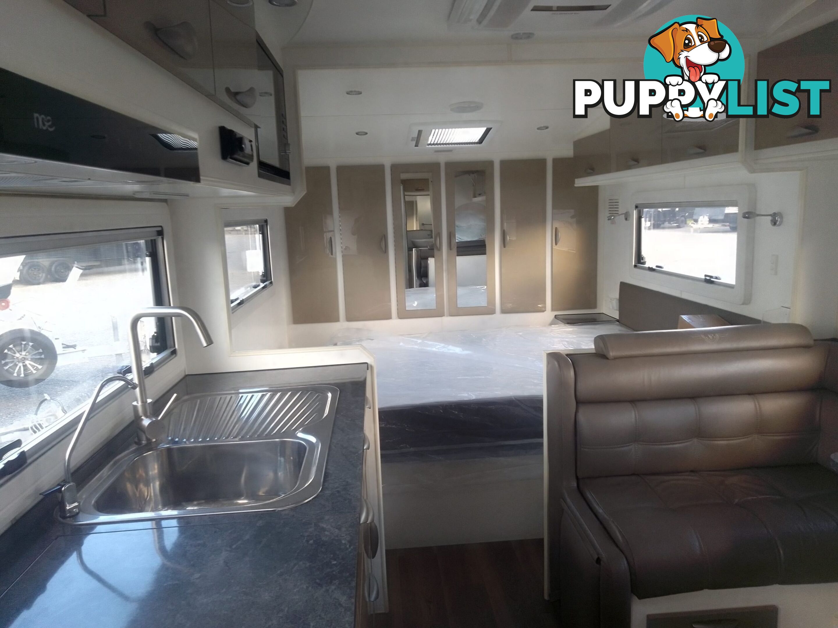 USED 2019 JB DREAMLINE DUAL AXLE 22FT TOURING CARAVAN