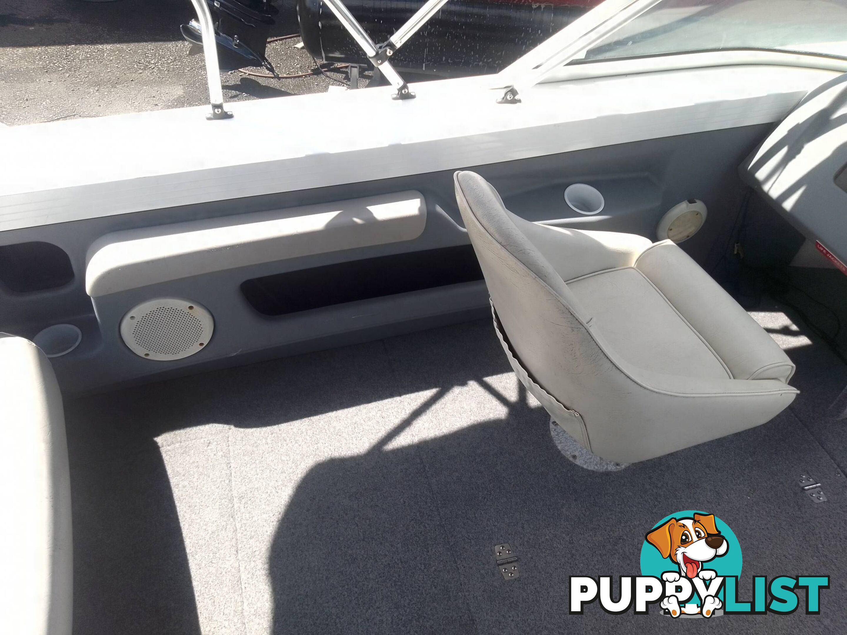 QUINTREX 570 FREEDOM CRUISER BOWRIDER-MERCRUISER 3.0L MPI 135HP STERNDRIVE AND TRAILER