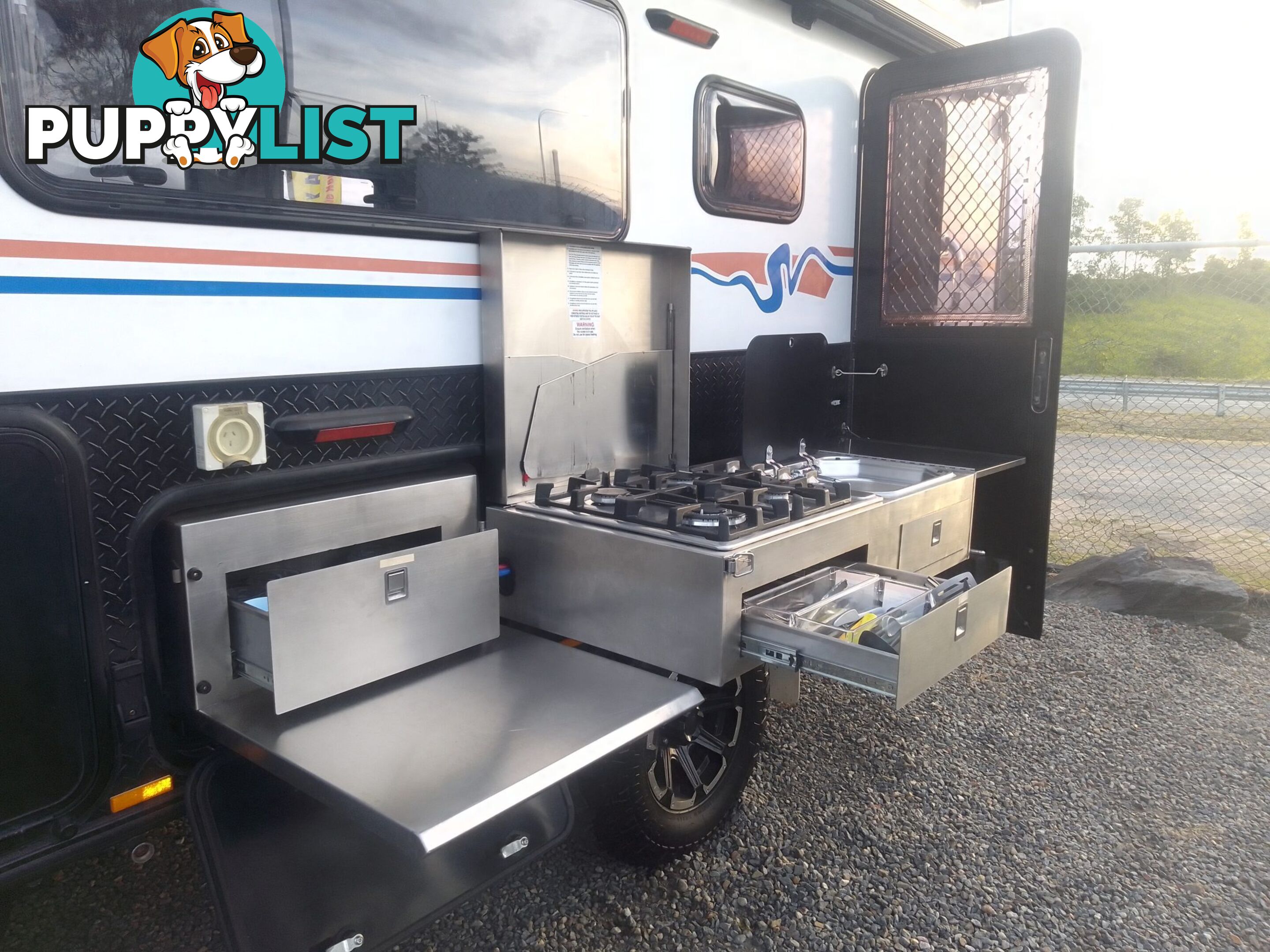 USED 2022 STONEY CREEK SCOUT 14+2 HYBRID OFF ROAD CARAVAN