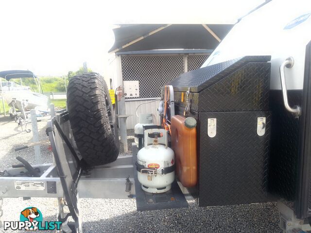 USED 2022 STONEY CREEK SCOUT 14+2 HYBRID OFF ROAD CARAVAN